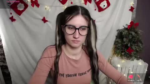 Laura online show from December 11, 7:42 am