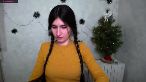Laura online show from December 15, 11:03 am