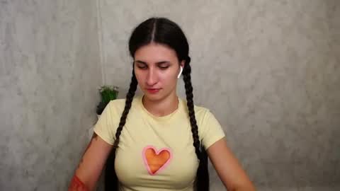 Laura online show from June 24, 11:53 am