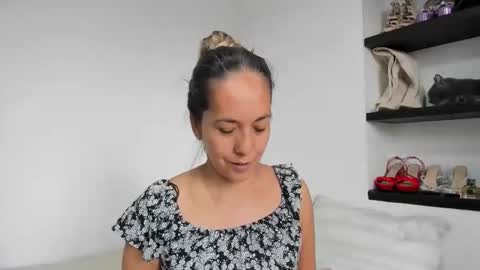 Laura online show from June 9, 6:30 pm
