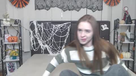 LauraHlot online show from November 7, 6:08 pm