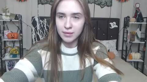 LauraHlot online show from November 12, 6:36 am