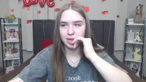 Snapshot of laurahlot chatting on May 12, 6:10 am LauraHlot online show from May 12, 6:10 am