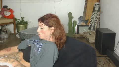 Snapshot of lauralye1983 chatting on June 13, 7:39 am Lilian Banks online show from June 13, 7:39 am