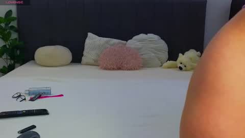 Snapshot of lauramirage chatting on November 27, 9:00 am LauraMirage online show from November 27, 9:00 am