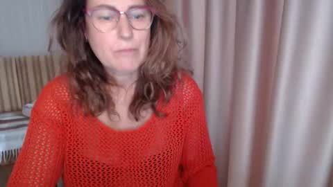 Lauraoven1 online show from October 13, 9:31 am