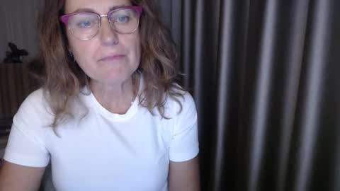 Lauraoven1 online show from October 16, 3:46 pm