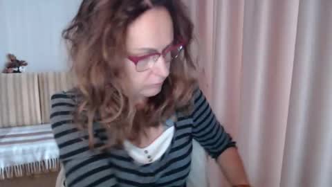 Lauraoven1 online show from October 21, 10:27 am