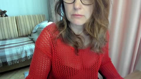 Lauraoven1 online show from March 30, 10:05 am