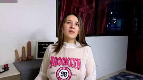 Laura online show from February 17, 11:53 pm