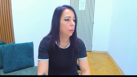 Snapshot of laurasinfull chatting on September 28, 3:23 am Laura online show from September 28, 3:23 am