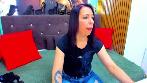 Laura online show from June 3, 3:09 am