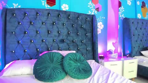 Snapshot of laurasmith_1 chatting on May 9, 12:21 pm Laura online show from May 9, 12:21 pm