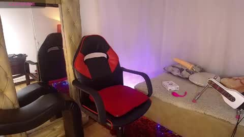 Laura Sofia online show from April 21, 6:20 am