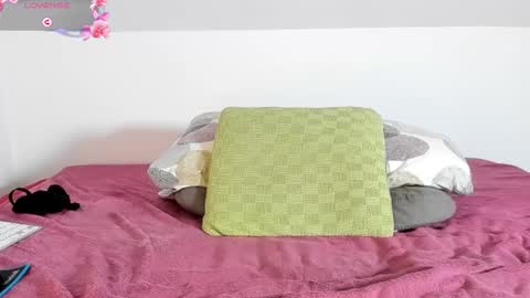 Laura Lara Sommer online show from January 21, 5:41 pm