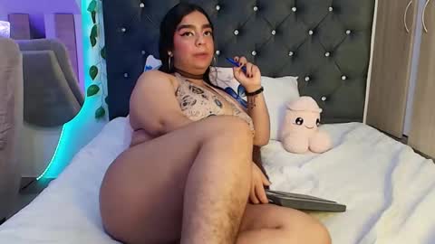 laura online show from March 8, 2:04 am