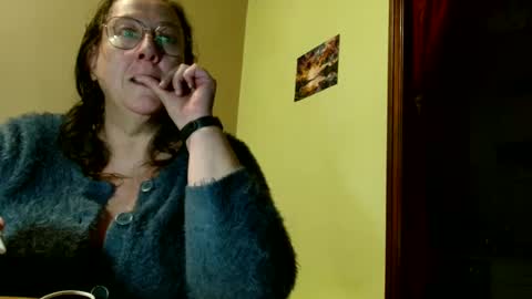 laureanne online show from December 2, 9:06 pm