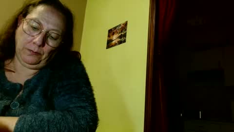 laureanne online show from December 3, 9:23 pm