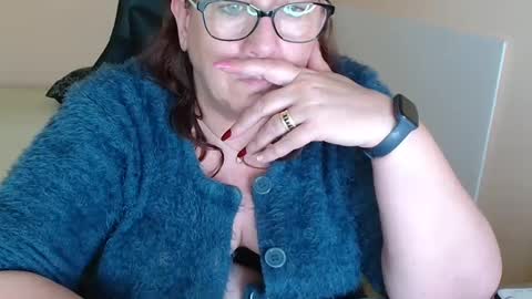 laureanne online show from March 11, 1:01 pm