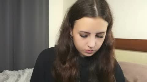 Snapshot of laureencadriel chatting on September 19, 8:27 am Monica online show from September 19, 8:27 am