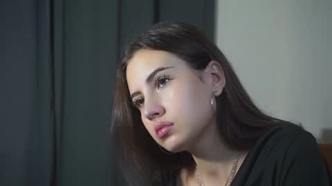 Snapshot of laureencadriel chatting on October 18, 8:48 am Monica online show from October 18, 8:48 am