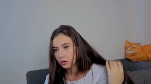 Snapshot of laureencadriel chatting on October 22, 6:35 am Monica online show from October 22, 6:35 am