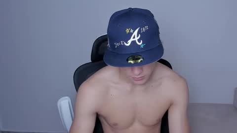 Laureent online show from November 29, 6:11 pm