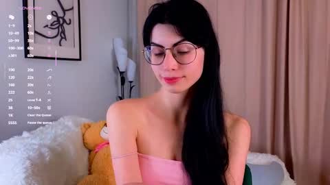 Snapshot of laureljarrar chatting on October 16, 11:22 am Arline online show from October 16, 11:22 am