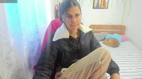 Snapshot of lauren_ashlee chatting on October 29, 3:25 pm Lauren Independent model online show from October 29, 3:25 pm