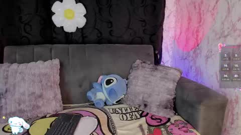 Snapshot of lauren_camila1 chatting on May 30, 3:14 am Lau online show from May 30, 3:14 am