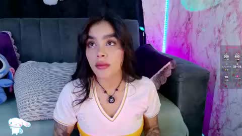 Snapshot of lauren_camila1 chatting on June 24, 1:37 am Lau online show from June 24, 1:37 am