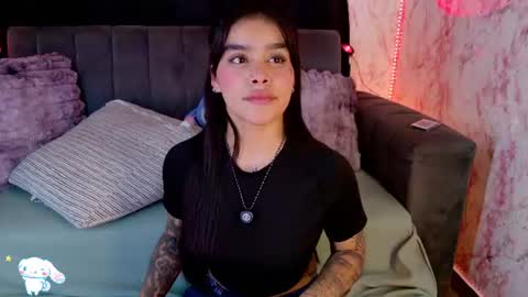 Snapshot of lauren_camila1 chatting on June 30, 4:02 am Lau online show from June 30, 4:02 am