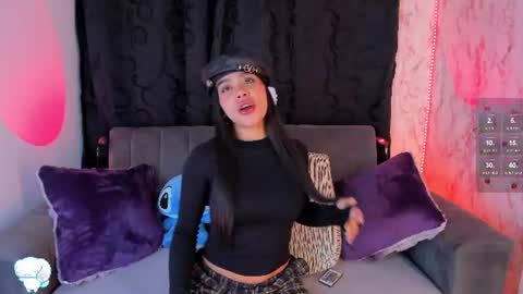Snapshot of lauren_camila1 chatting on July 25, 3:04 am Lau online show from July 25, 3:04 am