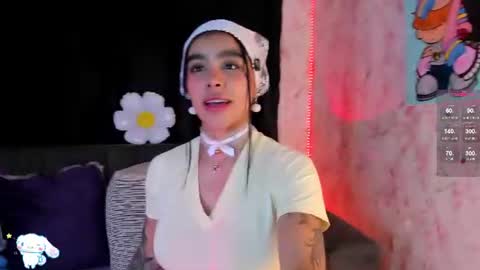 Snapshot of lauren_camila1 chatting on July 29, 1:48 am Lau online show from July 29, 1:48 am