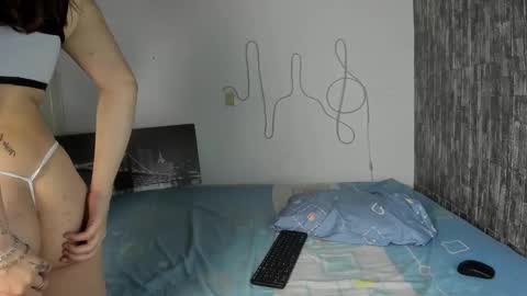 Snapshot of lauren_gold_x chatting on May 11, 4:04 pm lauren_gold_x online show from May 11, 4:04 pm