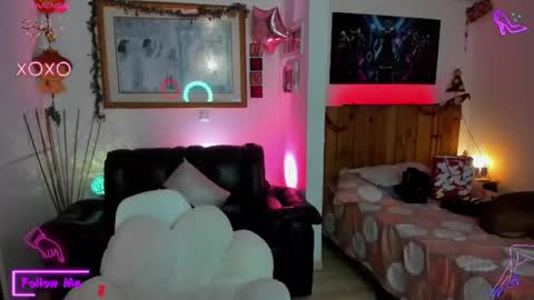 Lauren online show from March 11, 9:02 am