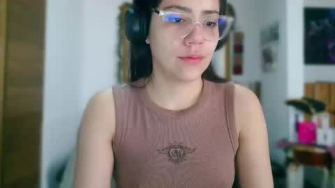 Lauren online show from May 29, 3:21 pm