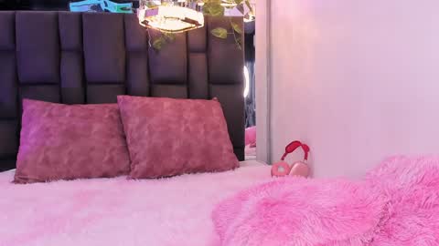 Lauren Blonde online show from January 13, 5:33 pm