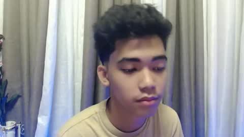 laurence_cuttieguyhere online show from March 17, 6:33 pm