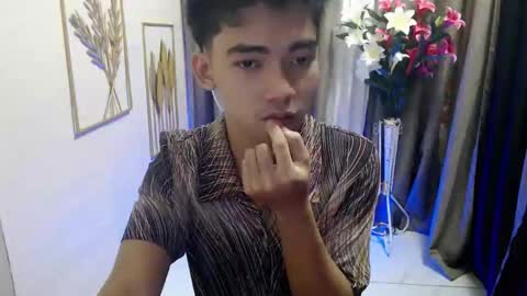 laurence_cuttieguyhere online show from March 22, 6:11 pm