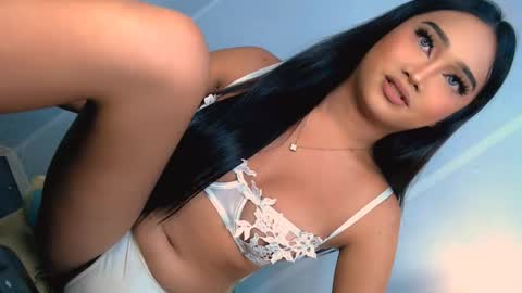 Snapshot of laurenfox16 chatting on November 11, 3:01 pm chloe3 online show from November 11, 3:01 pm