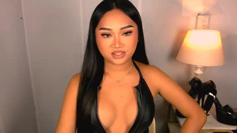 Snapshot of laurenfox16 chatting on May 5, 6:05 pm chloe3 online show from May 5, 6:05 pm