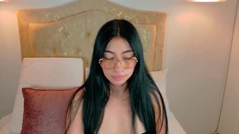 laurenn_smitth online show from October 22, 1:11 pm