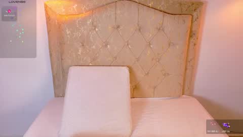 laurenn_smitth online show from April 20, 12:19 pm