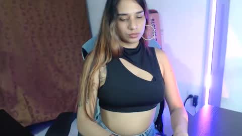 Snapshot of laurenphillipsx chatting on January 17, 10:45 pm Lauren online show from January 17, 10:45 pm