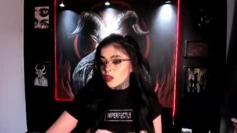 Snapshot of laurenrousexx chatting on June 30, 11:28 pm LAUREN INDEPENDENT MODEL HELP ME REACH 100 LIKES PLS online show from June 30, 11:28 pm
