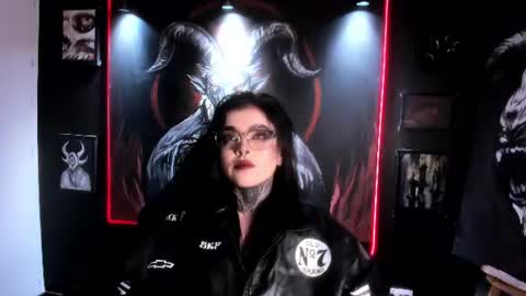 Snapshot of laurenrousexx chatting on July 23, 1:08 am LAUREN INDEPENDENT MODEL HELP ME REACH 100 LIKES PLS online show from July 23, 1:08 am