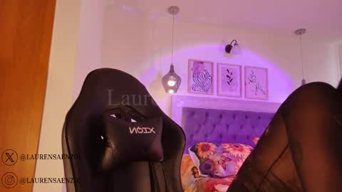 Lauren Saenz online show from January 10, 12:07 pm