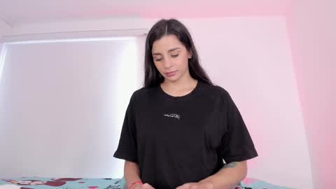 laurensmith9 online show from February 19, 3:27 pm