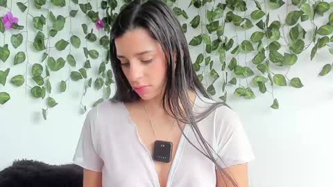 laurensmith9 online show from April 21, 1:50 pm